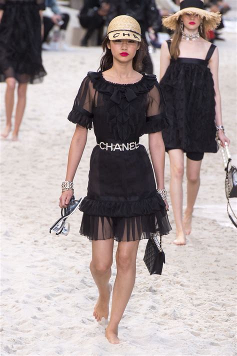 chanel 2019 spring fashion show